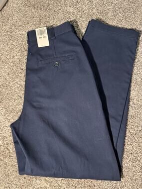 NWT Dockers Classic Khakis Navy Pleated Dress Pants Size 8
